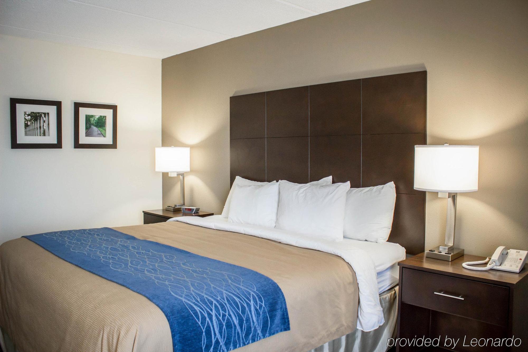 Comfort Inn & Suites Fuquay Varina Bagian luar foto